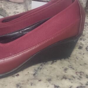 Elegant Burgundy Wedge Shoes